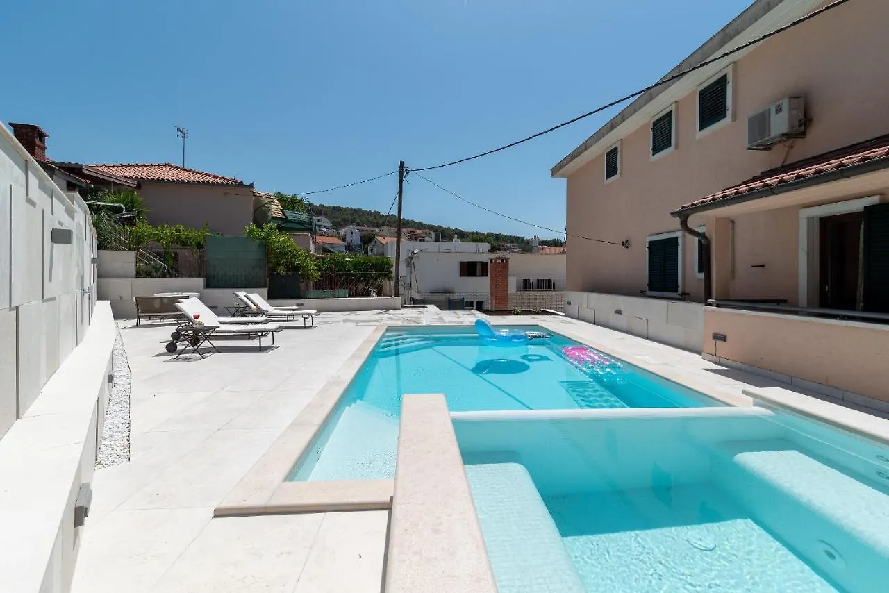 Apartment Sara Trogir