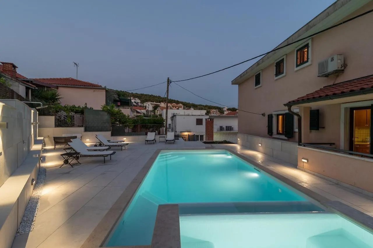 Apartment Sara Trogir